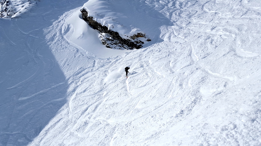 Helen-snowboarding-offpiste-backcountry-luke-rees