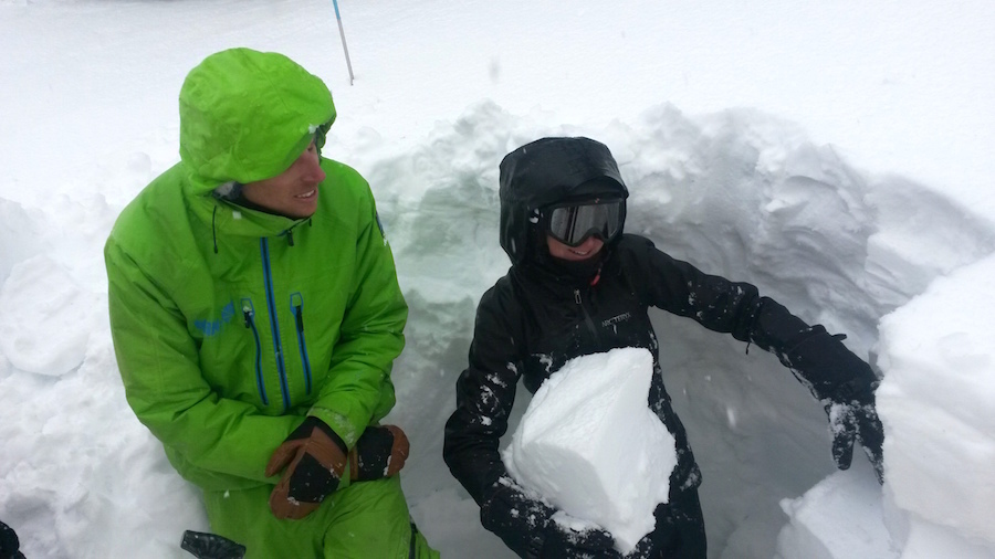 offpiste-avalanche-training-mint-snowboarding-rob-palmer